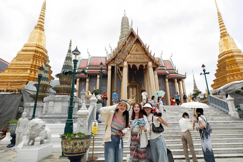 Khách du lịch Trung Quốc check-in tại Thái Lan.