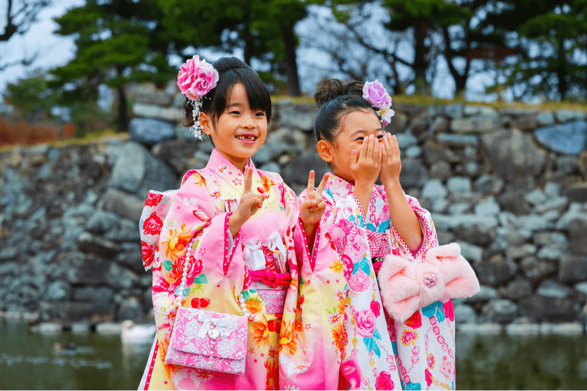 Hina Matsuri là lễ hội dành cho các bé gái ở Nhật, mỗi gia đình đều trang trí búp bê truyền thống để chúc mừng.
