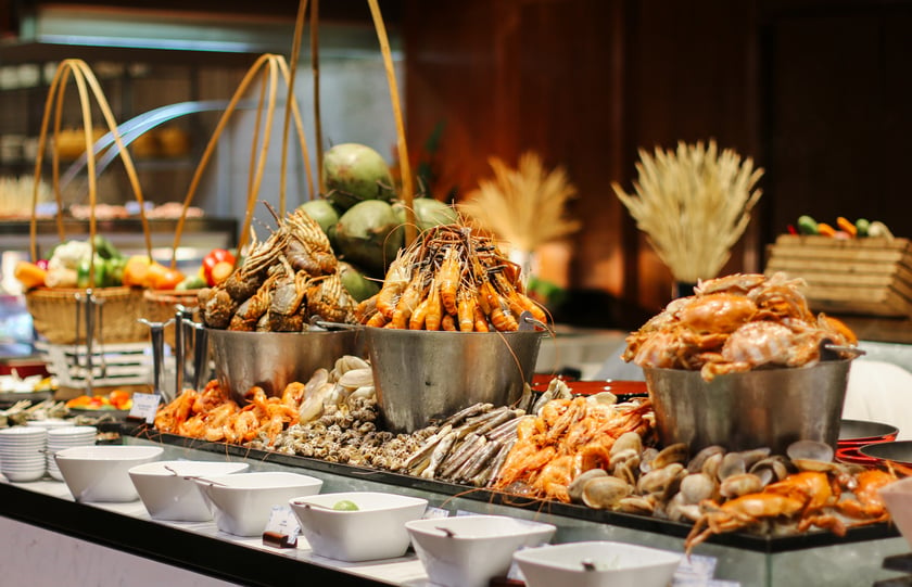 Tận hưởng một bữa tiệc đặc sắc với các món hải sản thượng hạng và tươi ngon.