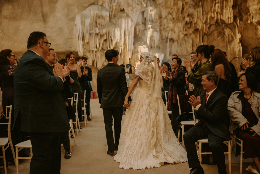 Ý tưởng tổ chức hôn lễ trong hang động quả thực rất độc đáo và mới mẻ