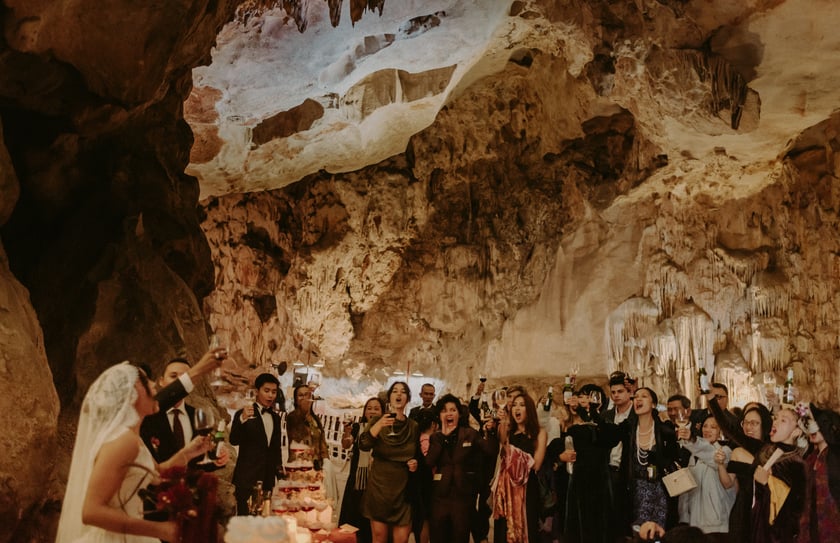 Đây là cơ hội để mọi người khám phá vẻ đẹp hoang sơ của hang động và tận hưởng bầu không khí độc đáo của một lễ cưới khác biệt
