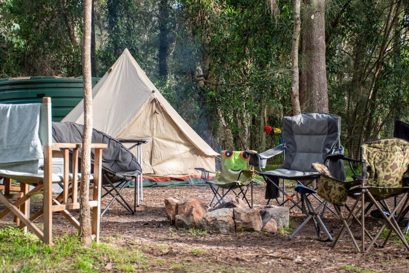 Khu cắm trại thân thiện với môi trường là nơi được thiết kế và vận hành để giảm thiểu tác động tiêu cực đến môi trường