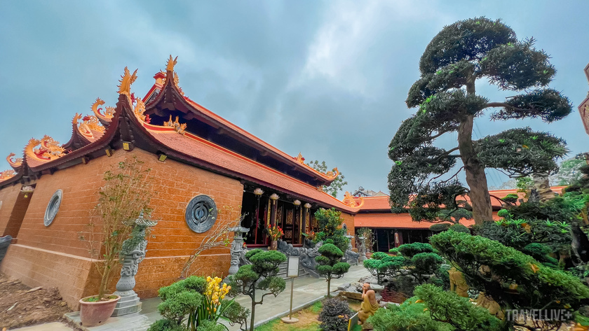 Theo Đại Việt sử ký toàn thư, chùa Thắng Nghiêm được xây dựng vào thời vua Lý Thái Tổ.