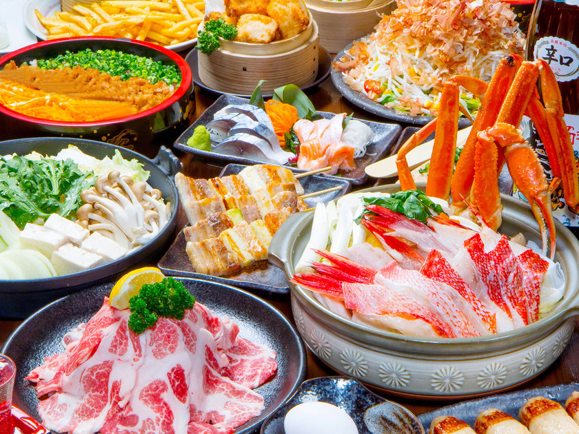 Hokkaido nổi tiếng với những món ăn đặc sản như cua tuyết, sushi, ramen hay ikameshi.