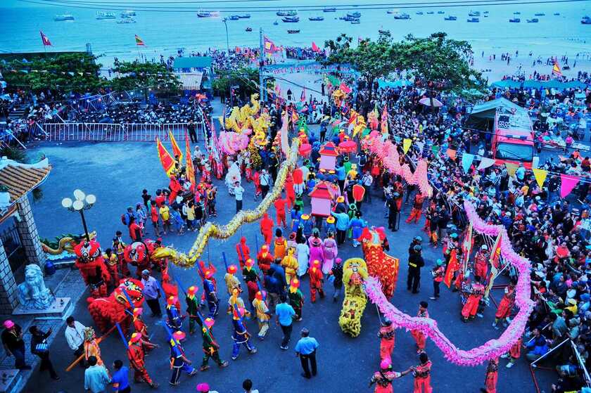 Lễ hội Dinh Cô Long Hải hàng năm vẫn thu hút đông đảo hội nghiện xê dịch ghé thăm và tham gia.