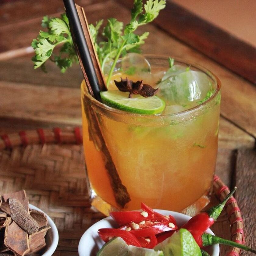 Phở vốn được xem như tinh hoa ẩm thực Việt Nam. Tuy phở có nhiều biến tấu, cocktail chắc chắn là phiên bản độc lạ nhất mà thực khách từng nghe tới