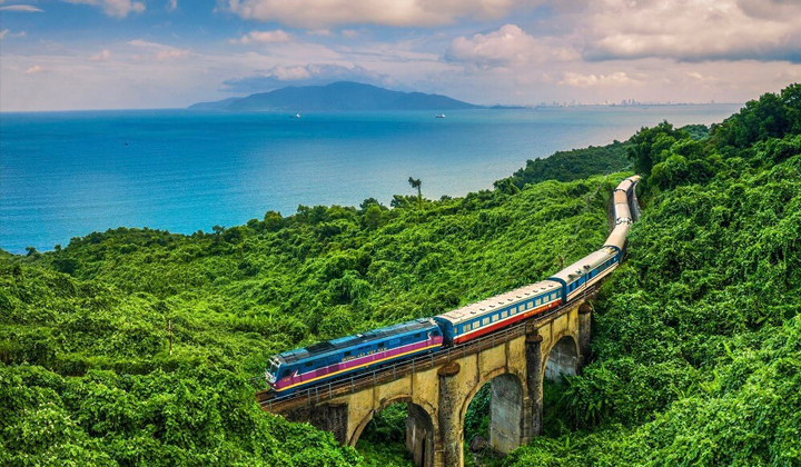Đoàn tàu du lịch Huế - Đà Nẵng: Hành trình kết nối di sản miền Trung