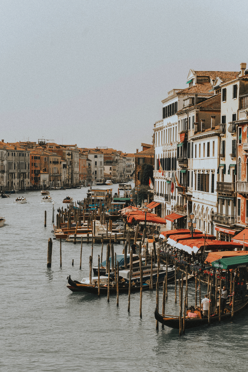 Tên gọi Venice bắt nguồn từ người Veneti cổ sinh sống tại đây vào thế kỷ thứ 10 trước Công nguyên.