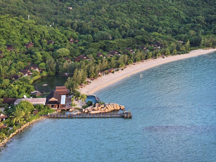 “Viên ngọc quý” L'Alya Ninh Vân Bay được thiết kế hài hòa với thiên nhiên nguyên sơ của vịnh Ninh Vân