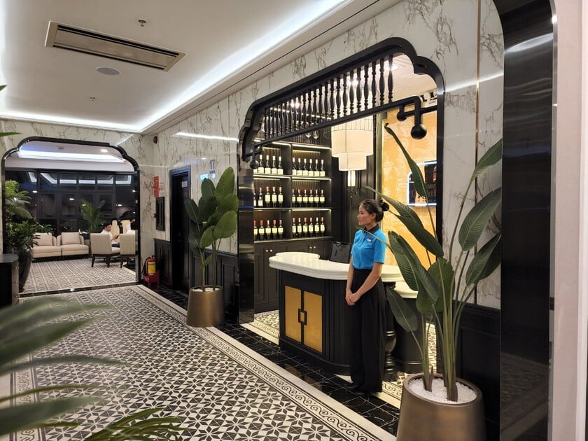 Quần thể khách sạn nghỉ dưỡng và giải trí mang tên Khách sạn TUI BLUE Tuy Hòa đã thừa hưởng nét duyên dáng của phong cách thiết kế nội thất Đông Dương kết hợp với sự hiện đại hoành tráng bên ngoài