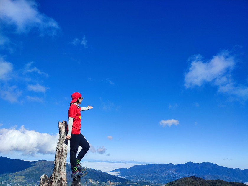 Từ khi còn học cấp ba chuyên Địa lý, Huyền Nguyễn đã ấp ủ ước mơ được đặt chân lên những ngọn núi cao nhất Việt Nam