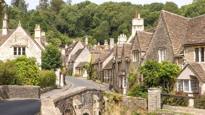 Cotswolds là một khu vực có vẻ đẹp tự nhiên tuyệt đẹp ở miền trung nước Anh, nổi tiếng