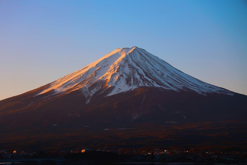 Núi Phú Sĩ biểu tượng của Nhật Bản thu hút du khách đến chiêm ngưỡng
