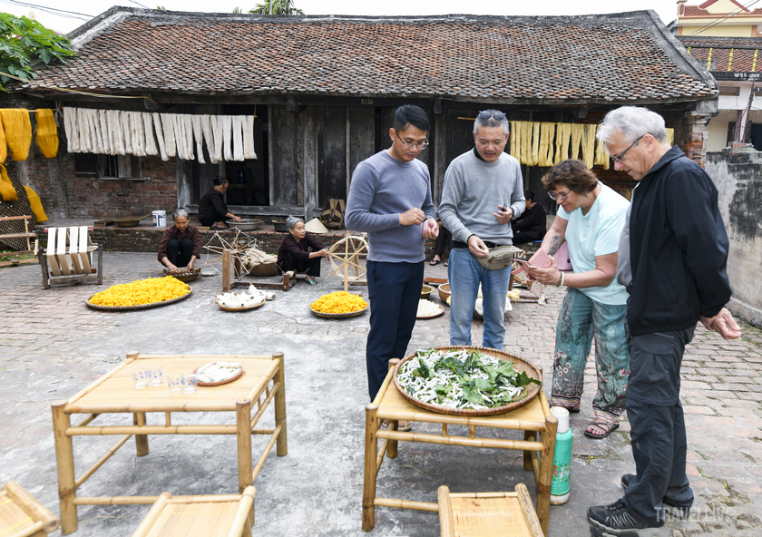 Du khách đến với làng nghề dệt đũi Nam Cao sẽ được chiêm ngưỡng những cảnh tượng độc đáo và ấn tượng về quy trình làm đũi truyền thống