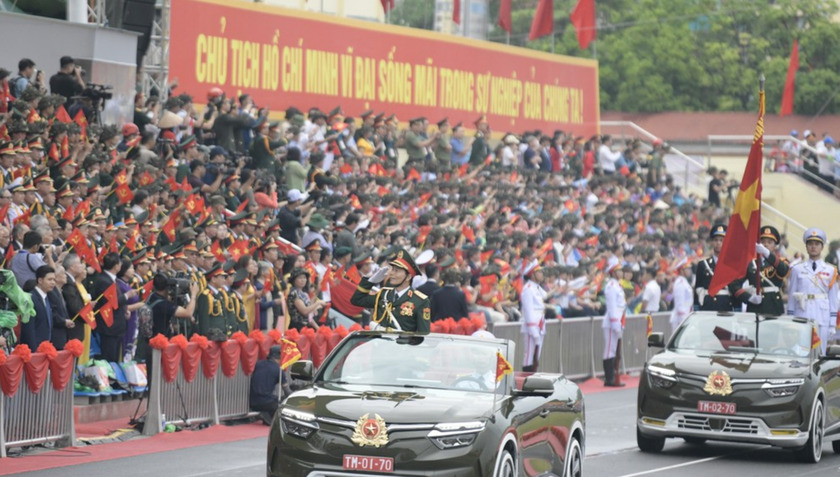 Rất đông người dân từ mọi miền tổ quốc đổ về Điện Biên để tham dự Lễ kỉ niệm 70 năm chiến thắng Điện Biên Phủ