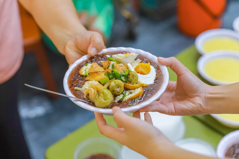 Cháo đậu cà - món ăn vỉa hè quen thuộc của người dân Hà Nội