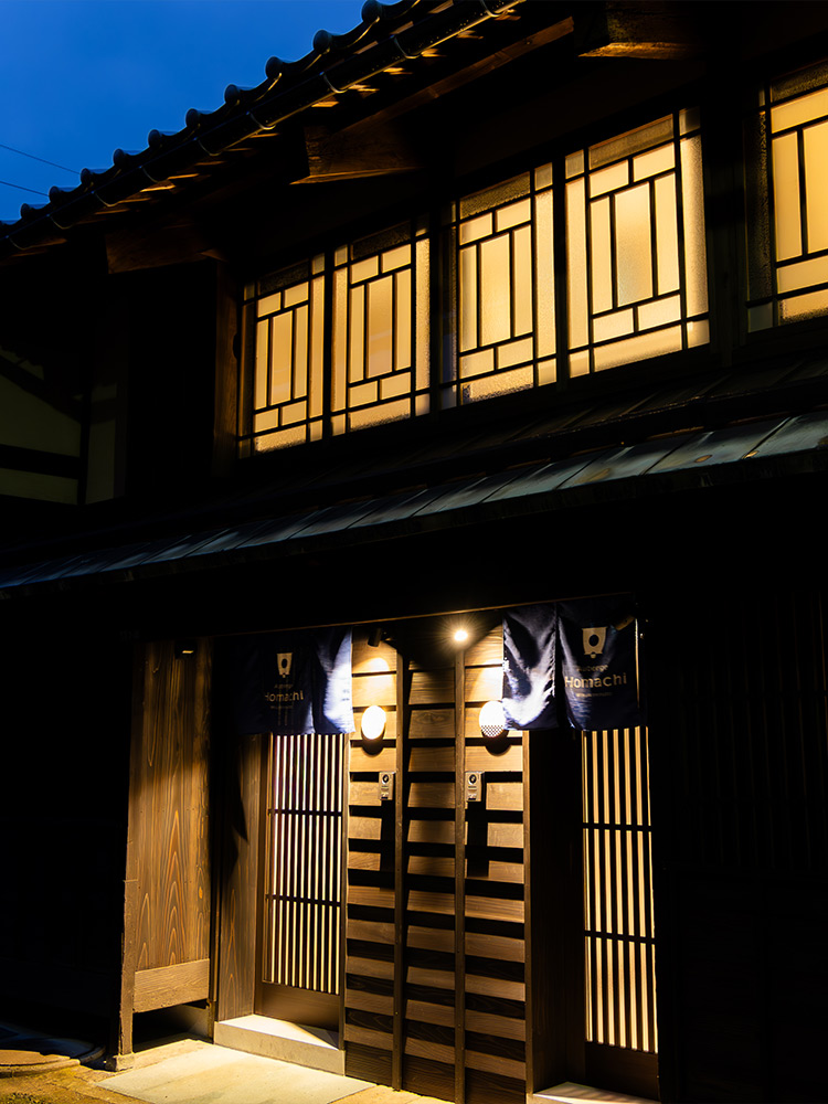 Được xây dựng từ những thế kỷ trước, nhà kho Mikuni Minato là công trình kiến trúc lâu đời nhất còn sót lại trong thị trấn