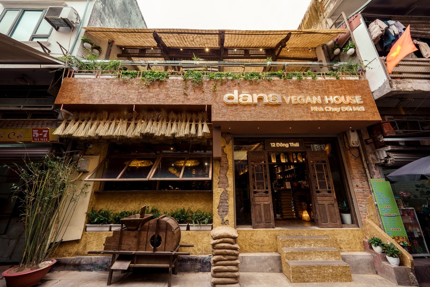 Dana Vegan House tọa lạc tại số 12 phố Đông Thái