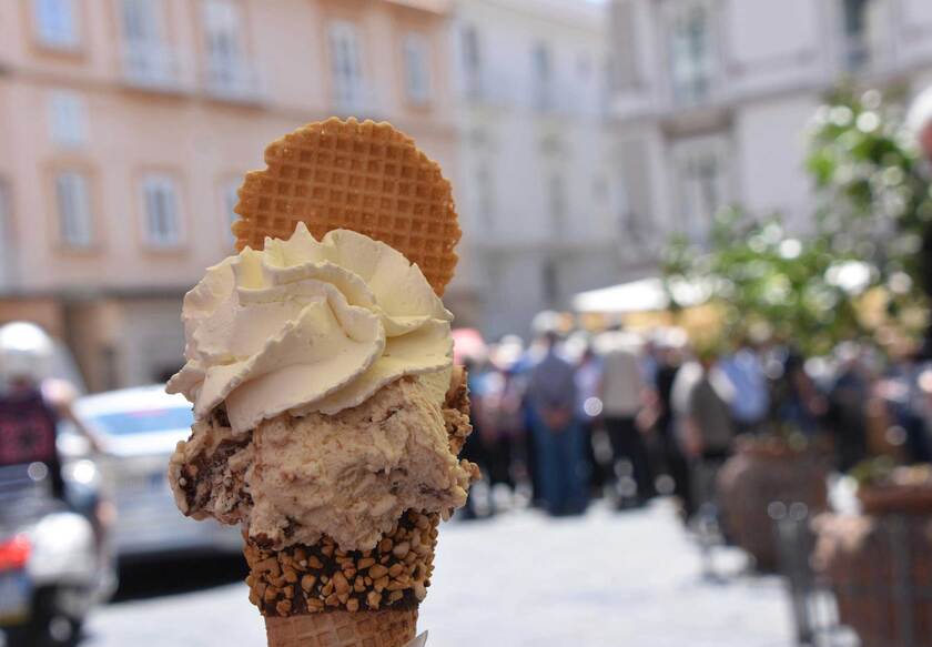 Tìm kiếm một loại gelato đêm khuya là một phần văn hóa Ý đối với nhiều cư dân trong thành phố
