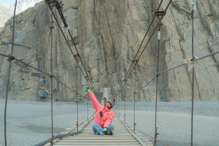 Cầu treo Hussaini Suspension Bridge nguy hiểm nhất thế giới, cheo leo, lộng gió