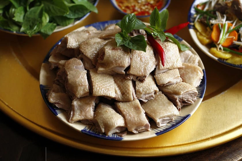 Tục ăn thịt vịt vào ngày Tết Đoan Ngọ là một nét đẹp văn hóa truyền thống của người Việt Nam.