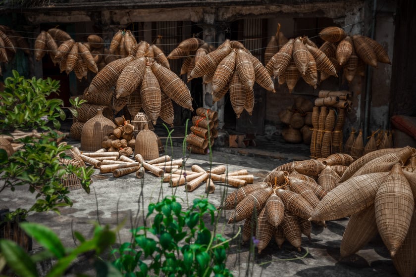 Ngôi nhà cổ của gia đình cụ ông Lương Sơn Bạc - người đã dành cả cuộc đời gắn bó với nghề đan đó.