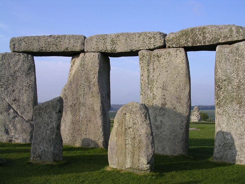 Stonehenge - di tích cự thạch nổi tiếng từ thời tiền sử của Anh