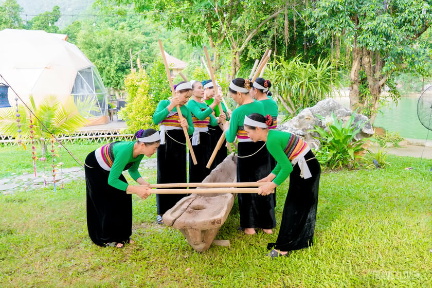 Keeng Loóng là một phần không thể thiếu trong văn hóa Thái, được chơi trong nhiều lễ kỷ niệm, lễ hội và nghi lễ khác nhau