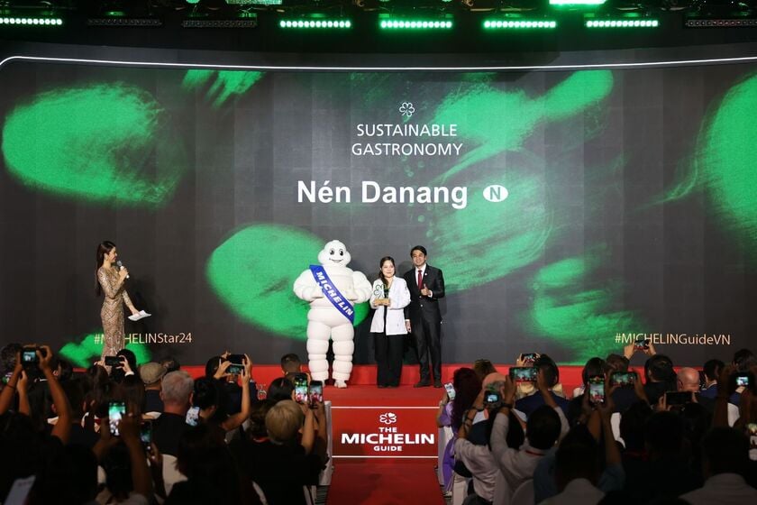 Nén Danang - nhà hàng nhận giải thưởng MICHELIN Selected - được trao tặng Sao Xanh MICHELIN đầu tiên tại Việt Nam.