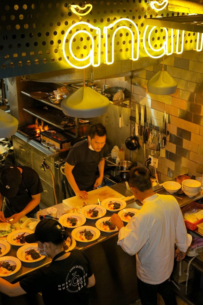 Nhà hàng nổi danh đạt sao Michelin giữa lòng Sài Gòn.