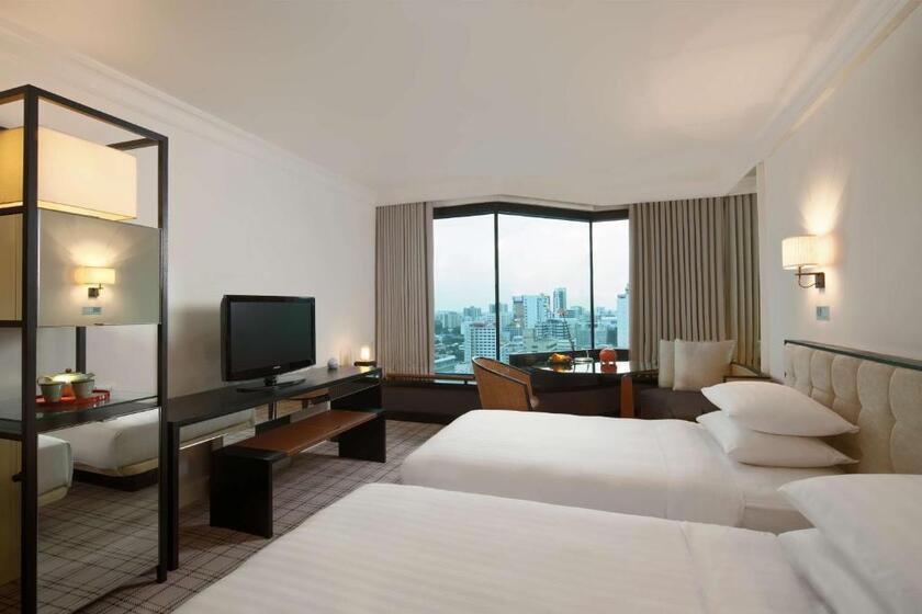 Không gian phòng ở của khách sạn khách sạn Grand Hyatt Erawan.