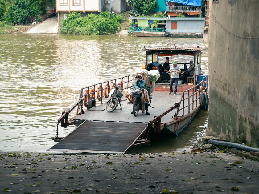 Để ra khỏi làng Thổ Hà, người dân nơi đây phải di chuyển bằng phà