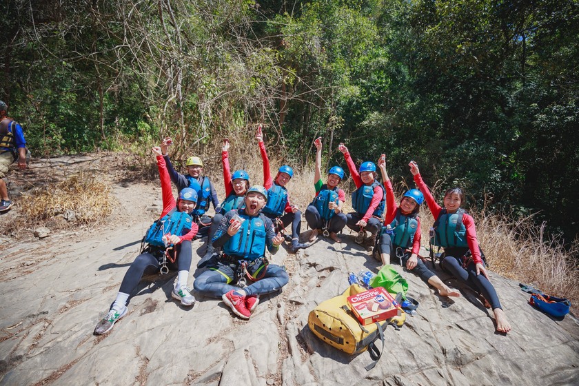 Tour vượt thác Đà Lạt còn giúp du khách biết hơn về văn hoá địa phương ấn tượng.