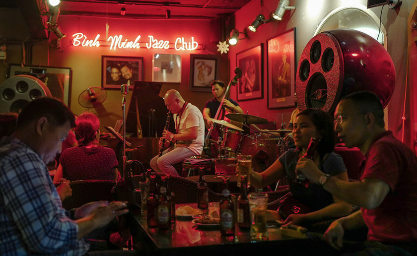 Chill theo giai điệu nhạc Jazz tại Bình Minh Jazz Club