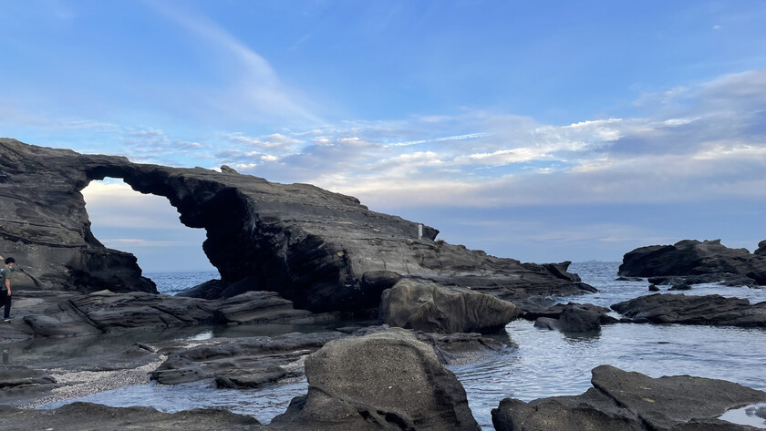 Bãi biển Jogashima mang vẻ đẹp hoang sơ, ít người biết đến. 