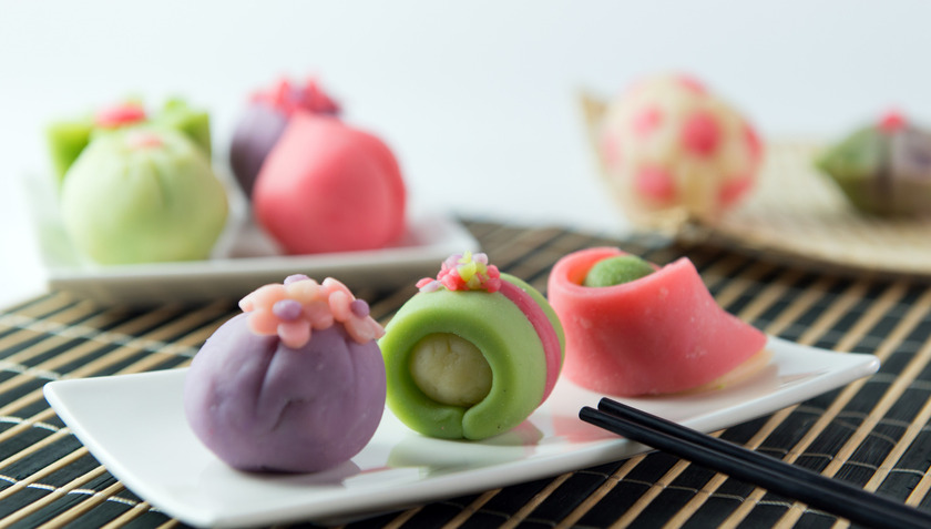 “Mùa nào thức ấy”, Wagashi không chỉ được chế biến từ những nguyên liệu đặc trưng theo mùa, mà còn là những tác phẩm nghệ thuật cầu kì