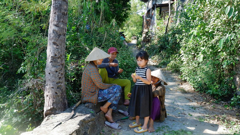 Hoà vào nhịp sống chậm rãi, yên bình của nơi đây