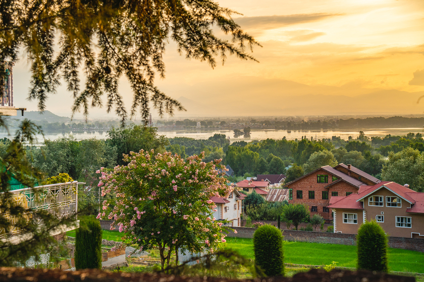 Dal Lake (Srinagar)