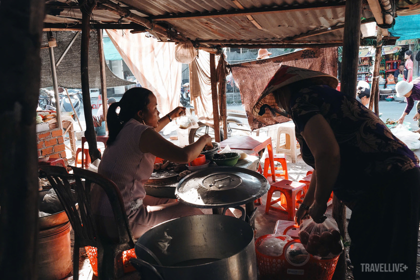 Chợ Giai Sơn lúc bình minh, nơi hội tụ của những sắc màu, hương vị và tình người Phú Yên