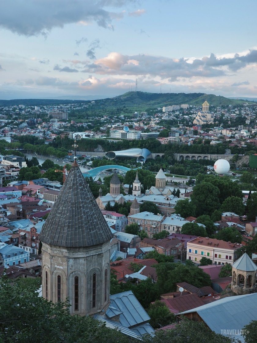 Thành phố Tbilisi nhìn từ đồi Mother of Georgia