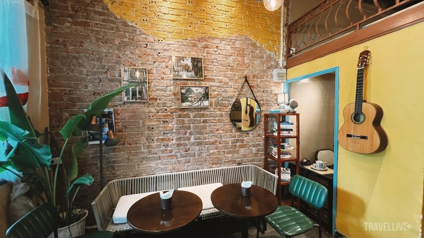 L’etage Cafe có thể được xem là một điểm đến lý tưởng để thư giãn, thưởng thức cà phê và ngắm Hồ Gươm