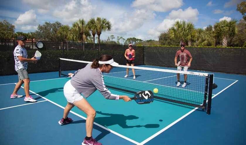 Trong vòng chưa đầy một năm, pickleball đã trở thành hiện tượng thể thao, cuốn hút hàng triệu người tham gia