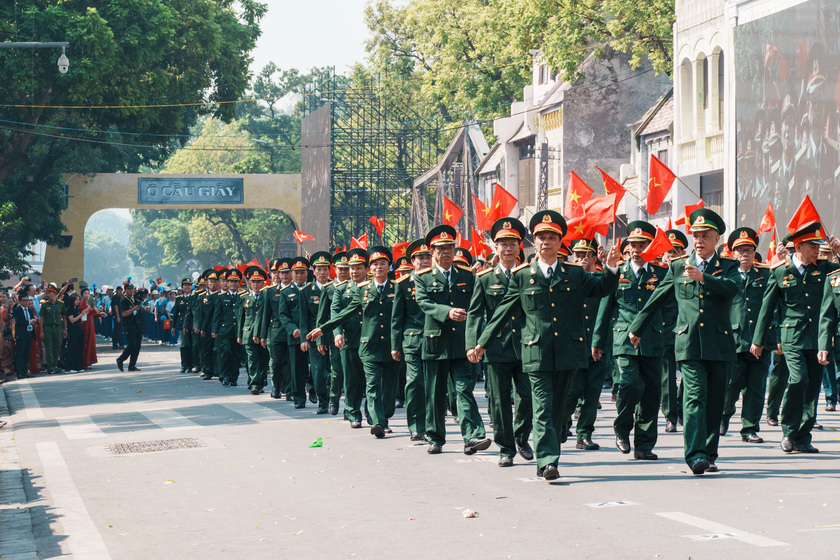 Không khí sự kiện diễn ra sôi động, với hàng nghìn người tham gia