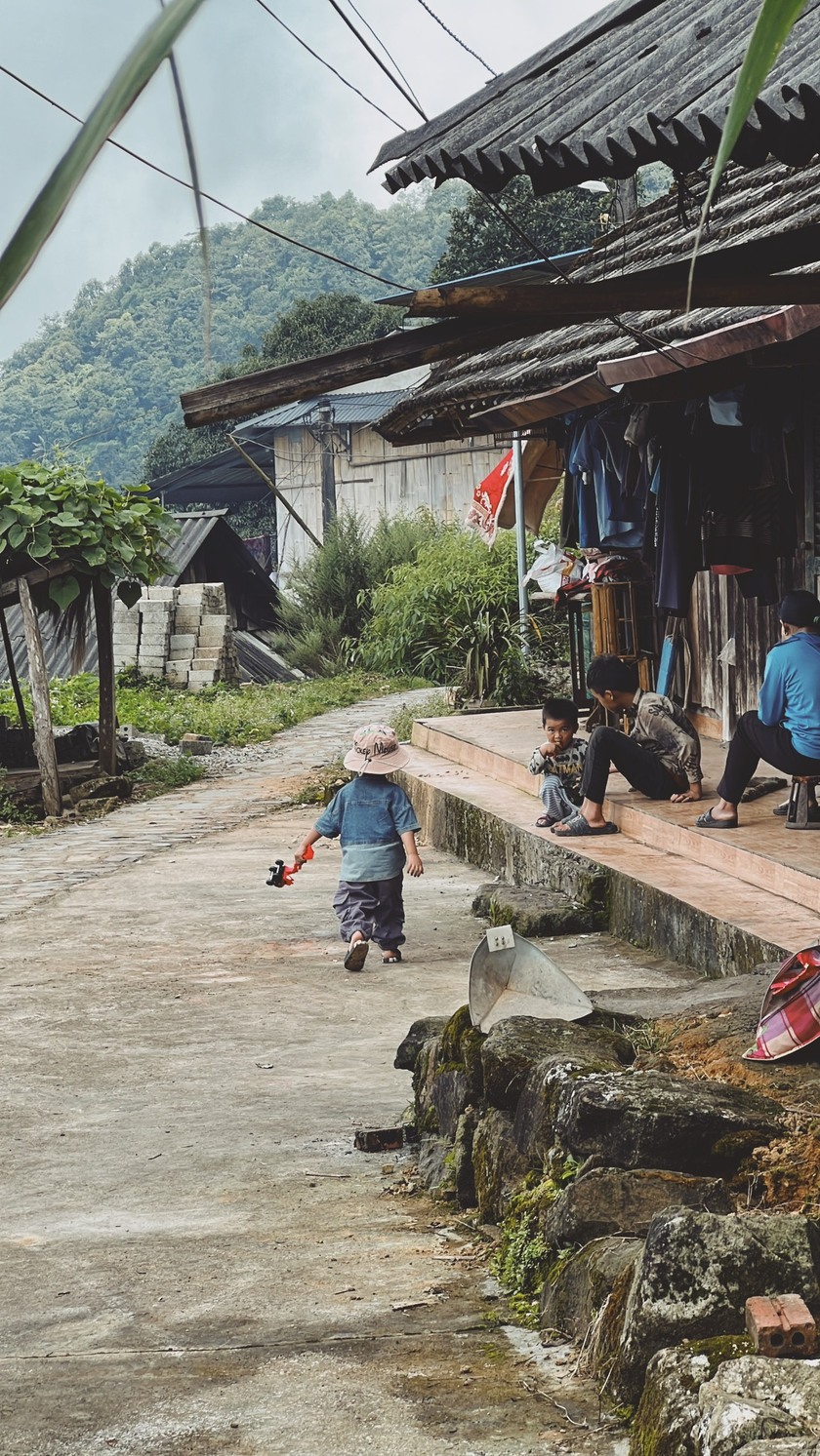 Người dân ở Sì Thâu Chải đã tự tay quy hoạch và xây dựng bản làng của họ mà không có nhiều sự can thiệp từ bên ngoài, giữ nguyên được nét hoang sơ và tự nhiên