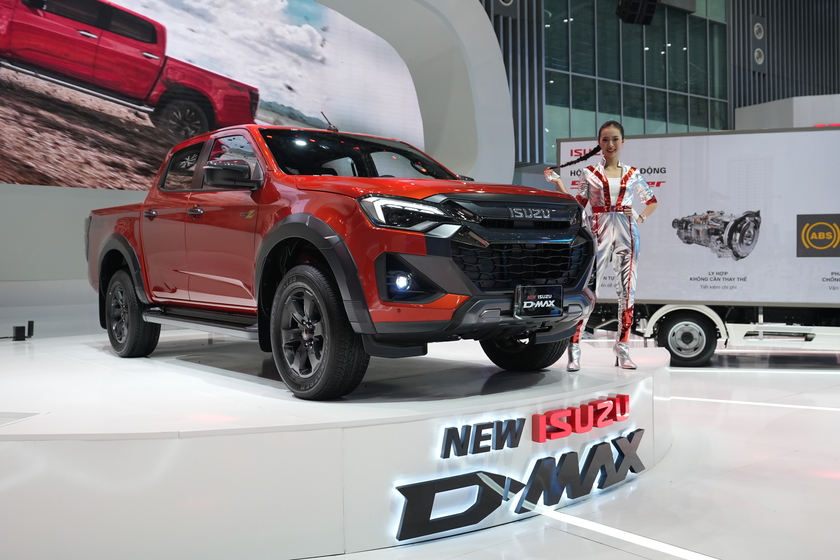 Ngoại thất của NEW D-MAX 2024 lột xác với phong cách thiết kế mạnh mẽ, kết hợp hài hòa giữa yếu tố thẩm mỹ và tối ưu về mặt khí động học