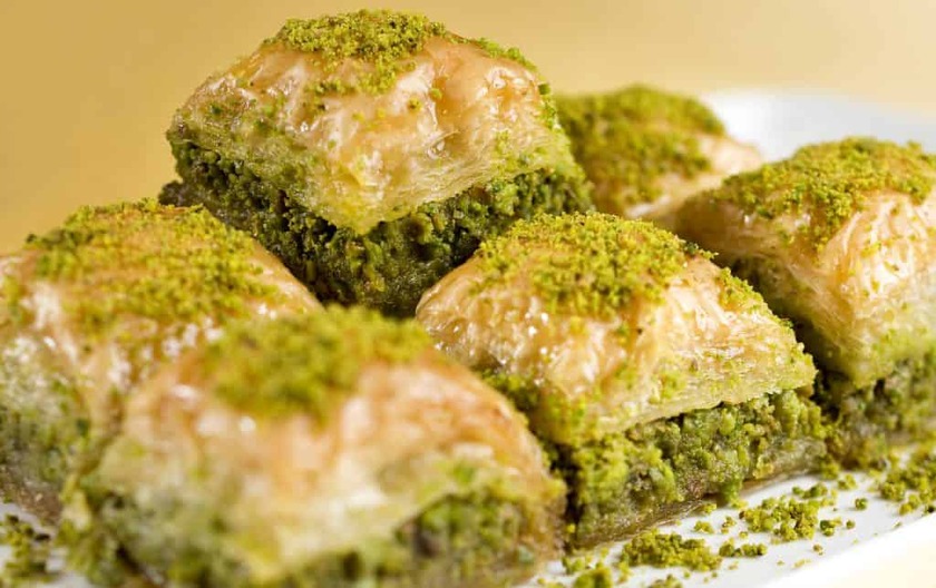 Những chiếc baklava vàng ruộm, giòn tan và ngọt ngào, là hương vị không thể quên trong lòng du khách