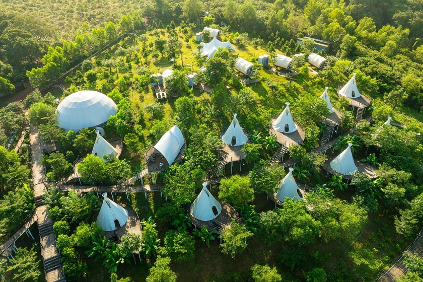 Panorama Glamping xanh mát giữa bốn bề thiên nhiên hoang dã