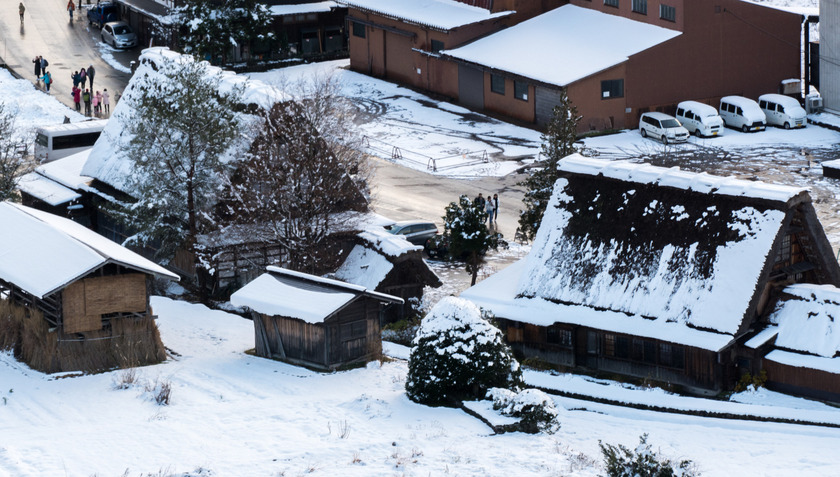 Làng cổ Shirakawago nằm trong TOP các ngôi làng cổ xưa nhất Nhật Bản, nơi đây được UNESCO công nhận là Di sản văn hóa thế giới vào năm 1995 với kiến trúc Gassho Zukuri độc đáo có lịch sử lên đến 300 năm