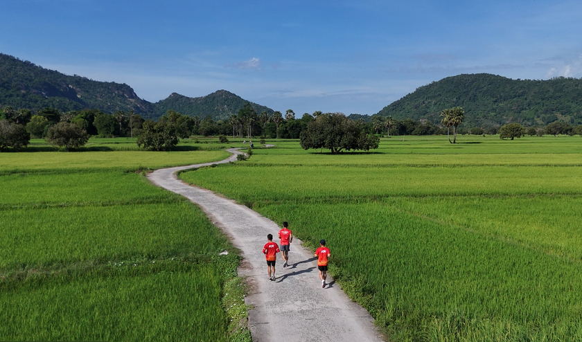 Đường chạy thơ mộng của giải Nông thôn Việt Half Marathon 2025 | Tri Tôn - Về Vùng Huyền Tích