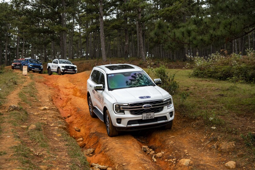 Ford Ranger và Everest chinh phục mọi địa hình